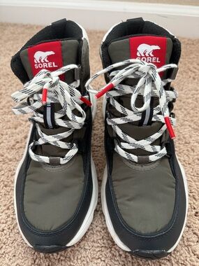 Sorel Black Women's Boot Interior with White Polar Bear Logo